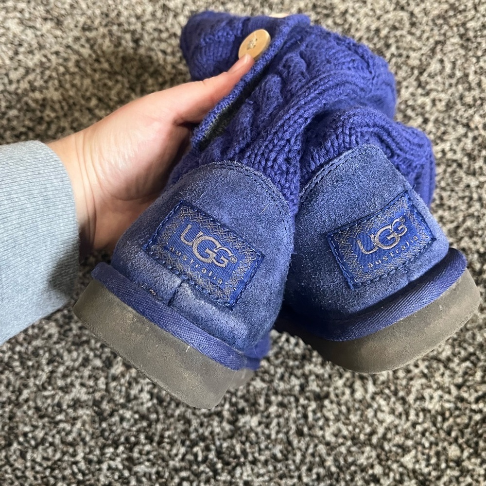 KNIT UGGS - Picture 3 of 7